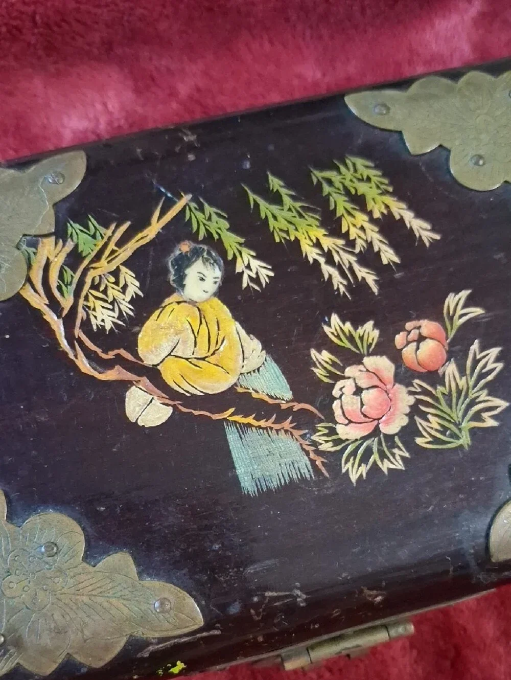 Vintage Hand-Painted Lacquer Jewelry Box with Brass Accents - Black & Gold